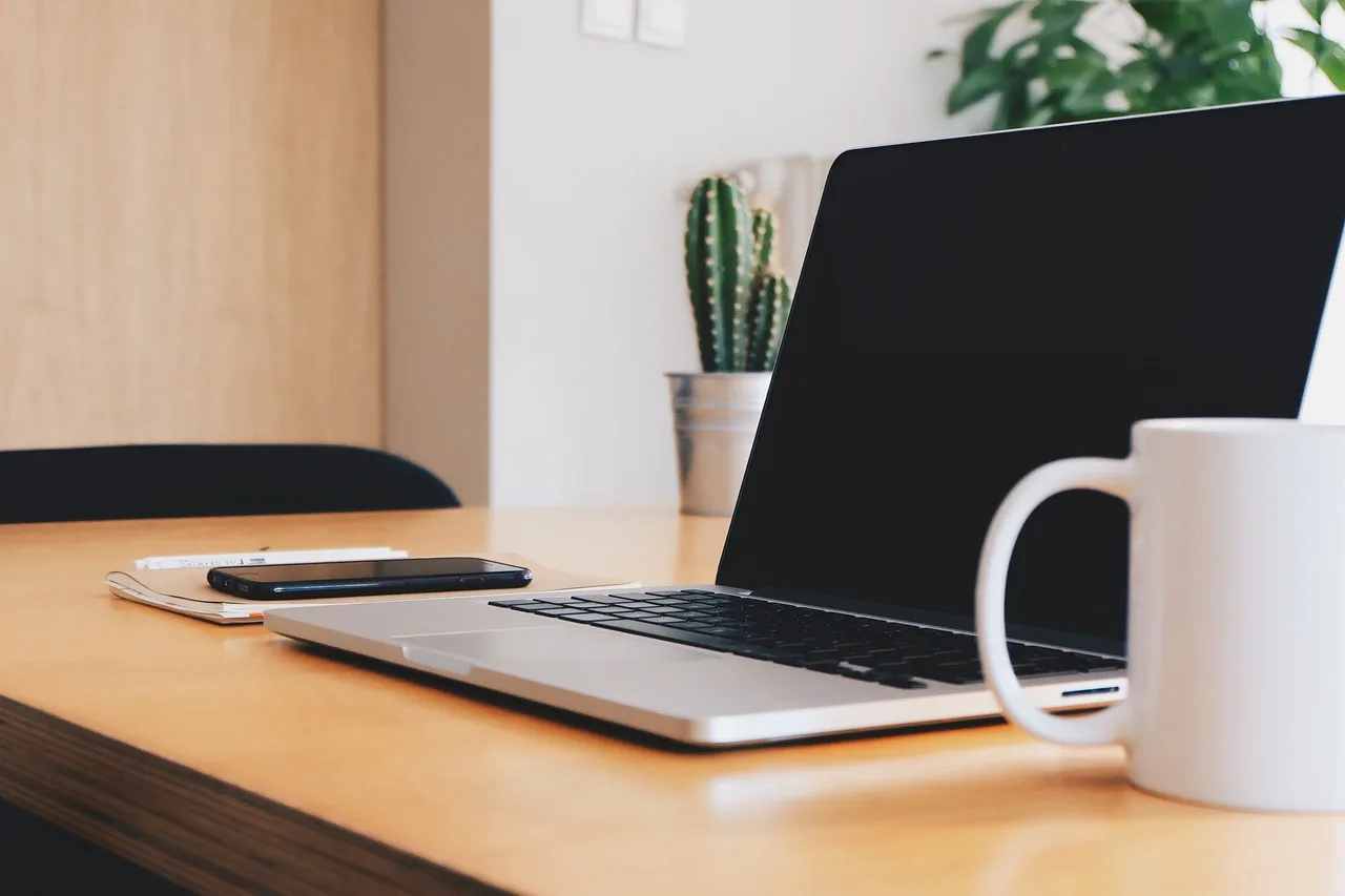 bureau-tasse-travail-job-détente-stress bureau-tasse-travail-job-détente-stress